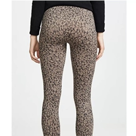 Women’s SPANX look at me now seamless leopard print leggings Medium - Picture 2 of 5